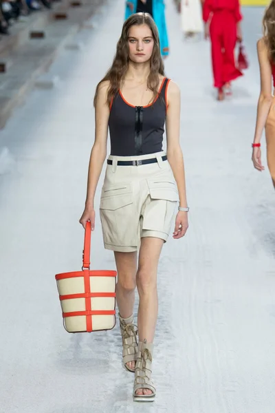 Look 31